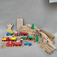 Brio træ togskinner, lokomotiver og togvogne og træer gammelt trælegetøj genbrug